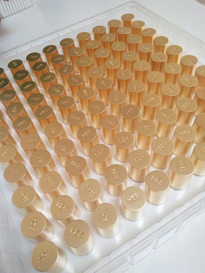 Packing of zamac perfume lid
